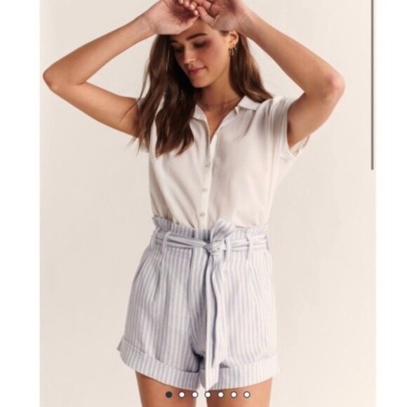 Abercrombie & Fitch Blue Striped Women Shorts - Picture 1 of 11